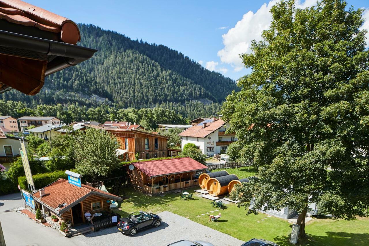 Camping Dreiländereck Blockhütten&Apartments Ried im Oberinntal Exterior foto